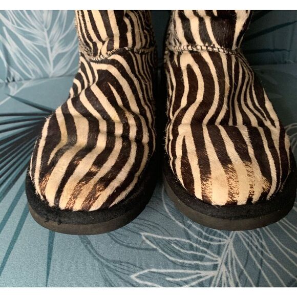 UGG Classic Short Exotic Zebra Print Shearling Sheepskin CALF HAIR Boots sz 6 - Picture 8 of 10
